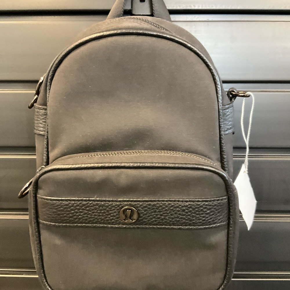 lululemon athletica Men's Black Mini Backpack - Sleek Everyday Carry